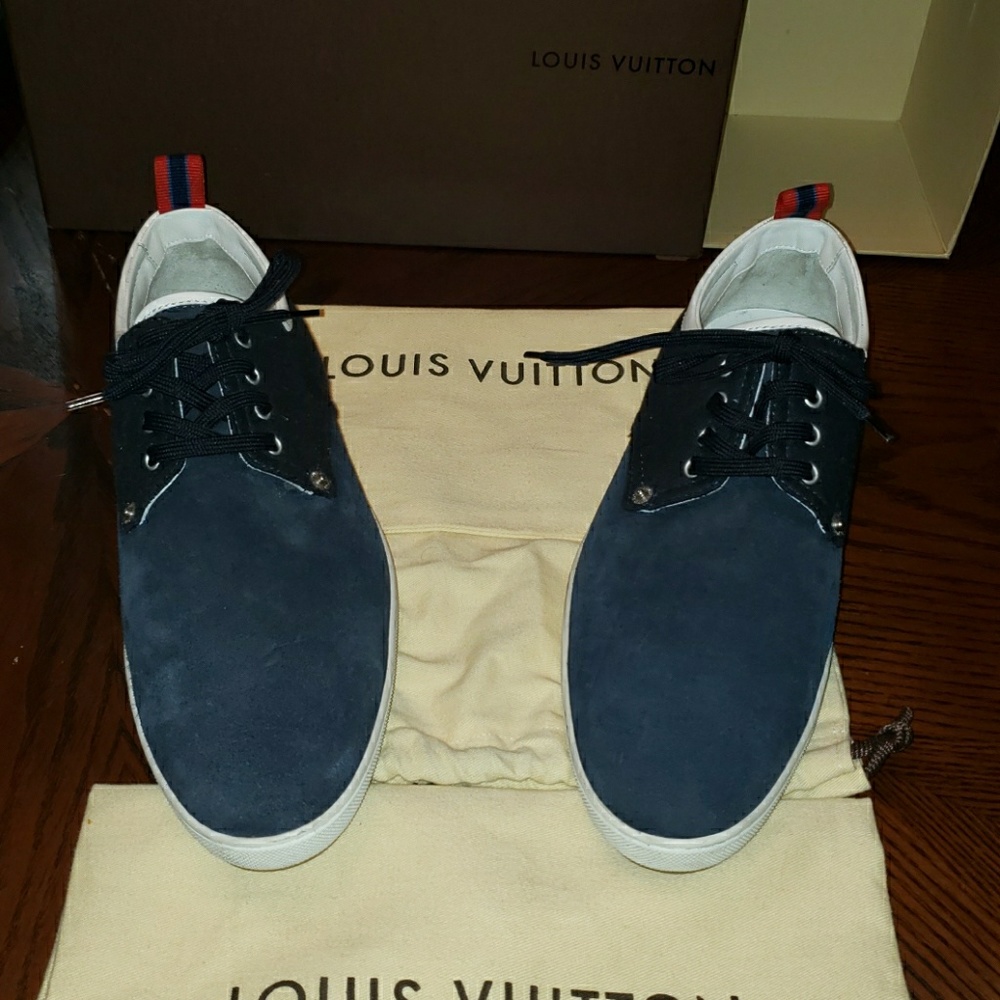 LOUIS VUITTON